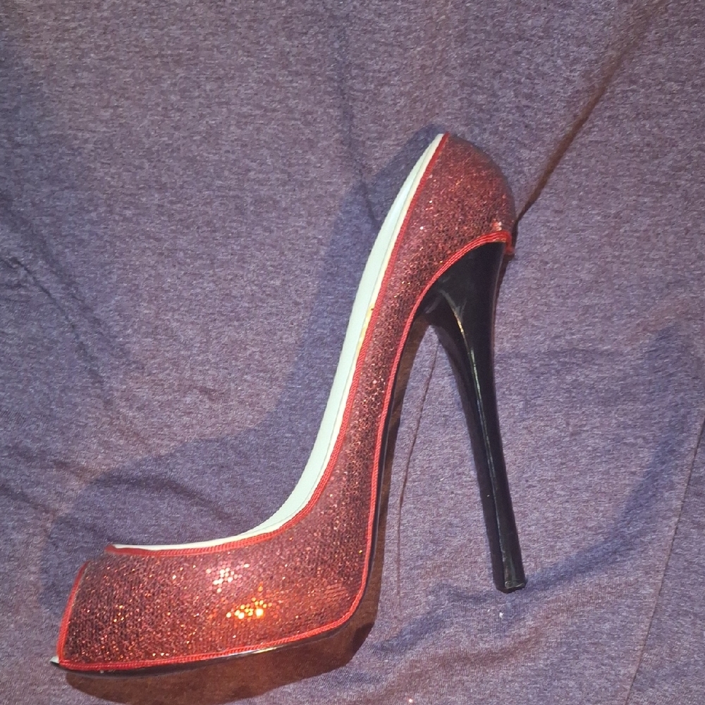 Wine Holder Glittery Red Heel